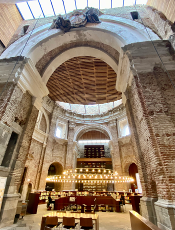 biblioteca escuelas pias
