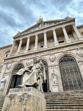 imagen de la facahda de la biblioteca nacional