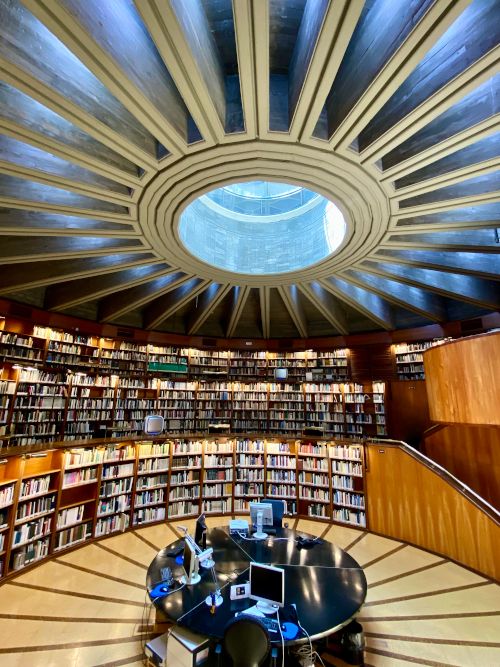 foto interior Biblioteca del IPCE